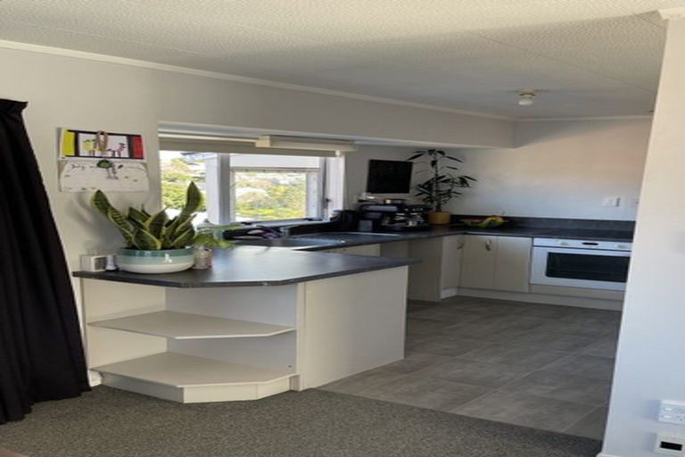 Photo of property in 9a Ballantrae Place, Highlands Park, New Plymouth, 4312