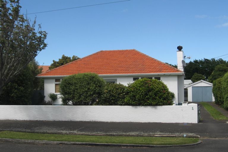 Photo of property in 1 Gloucester Street, Whanganui, 4500