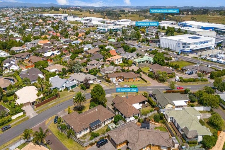 Photo of property in 25 Suncrest Drive, West Harbour, Auckland, 0618