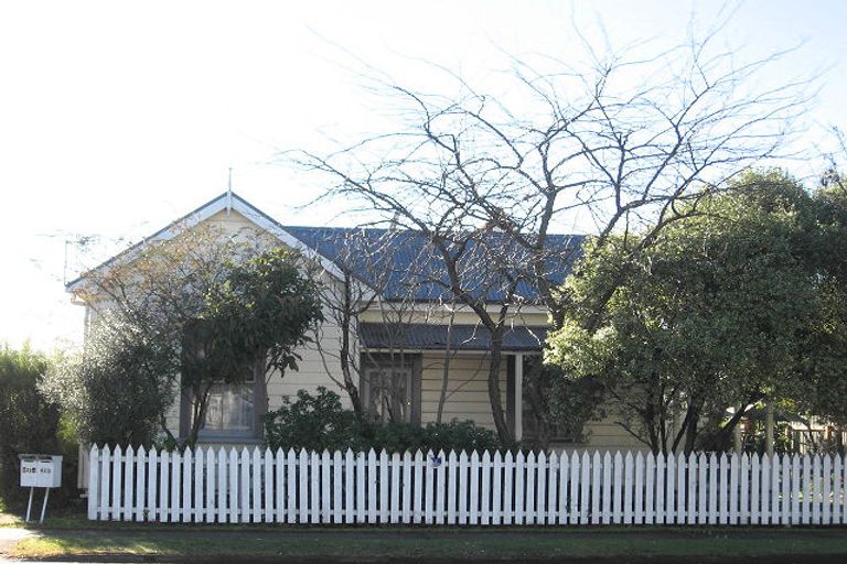 Photo of property in 423 Saint Aubyn Street West, Hastings, 4122