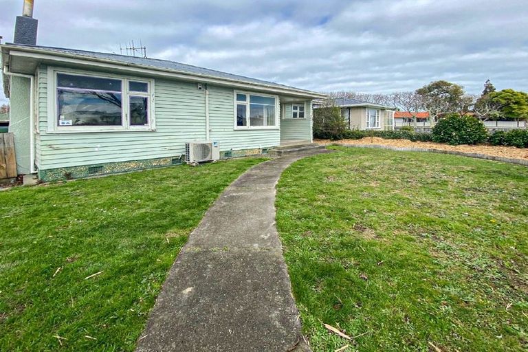 Photo of property in 16 Liverpool Street, Takaro, Palmerston North, 4412
