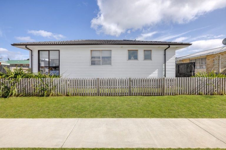 Photo of property in 15a Gobray Crescent, Mount Maunganui, 3116