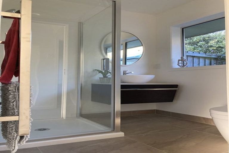 Photo of property in 2/10 Taupata Street, Redcliffs, Christchurch, 8081