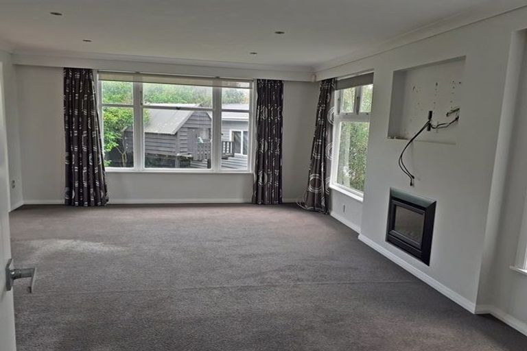 Photo of property in 6 Hughes Avenue, Hokowhitu, Palmerston North, 4410