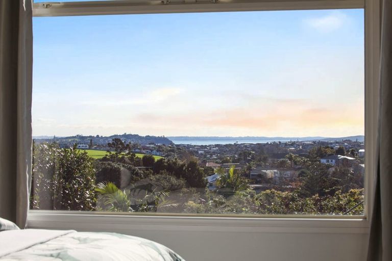 Photo of property in 150 Bleakhouse Road, Mellons Bay, Auckland, 2014