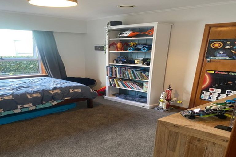 Photo of property in 243 Mangorei Road, Merrilands, New Plymouth, 4312