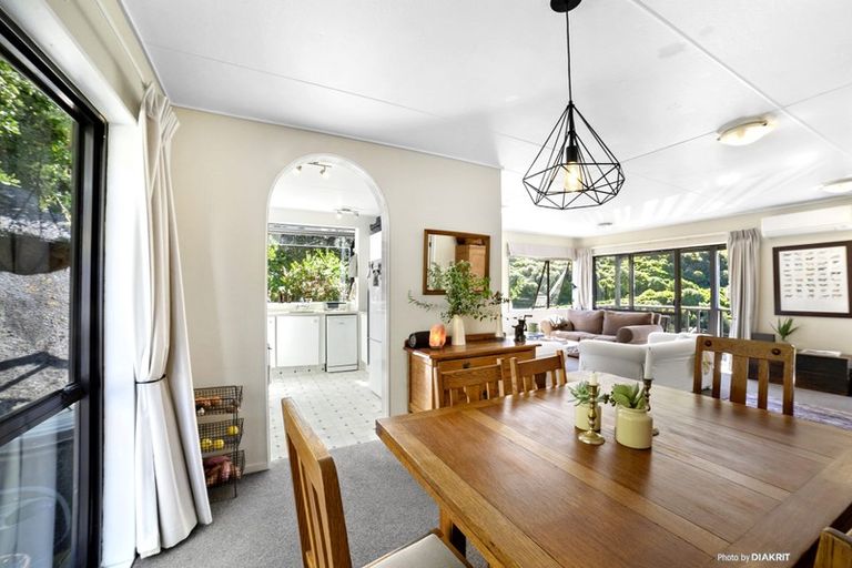 Photo of property in 117 Houghton Bay Road, Houghton Bay, Wellington, 6023