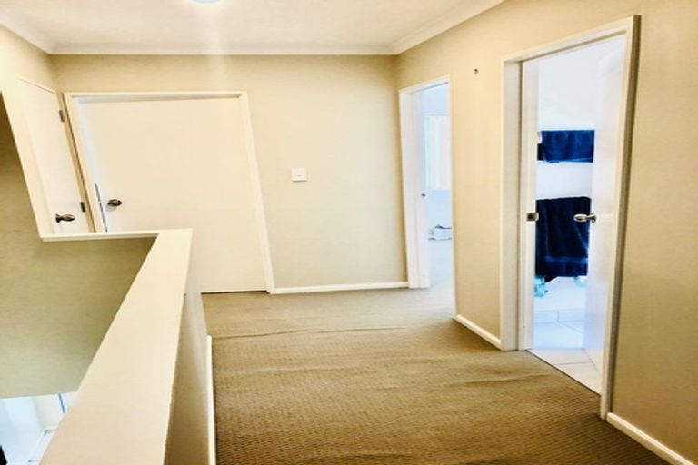Photo of property in 9 Kalmore Place, Flat Bush, Auckland, 2016