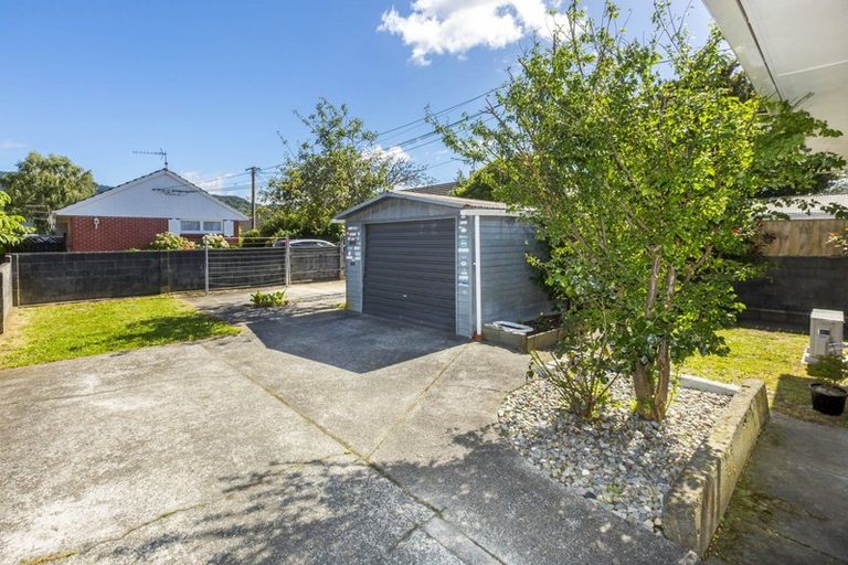 Photo of property in 2/39 Palmer Court, Silverstream, Upper Hutt, 5019