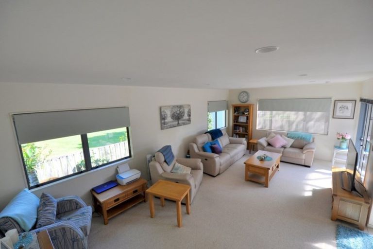 Photo of property in 6a Campbell Court, Pauanui, Hikuai, 3579