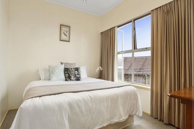 Photo of property in 1/4 Velma Road, Hillcrest, Auckland, 0627