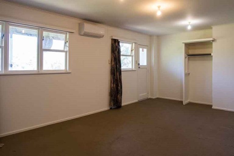 Photo of property in 30a Collier Avenue, Karori, Wellington, 6012