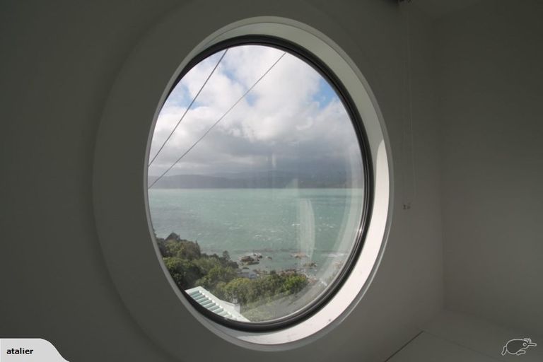 Photo of property in 26 Tai Paku Paku Road, Karaka Bays, Wellington, 6022