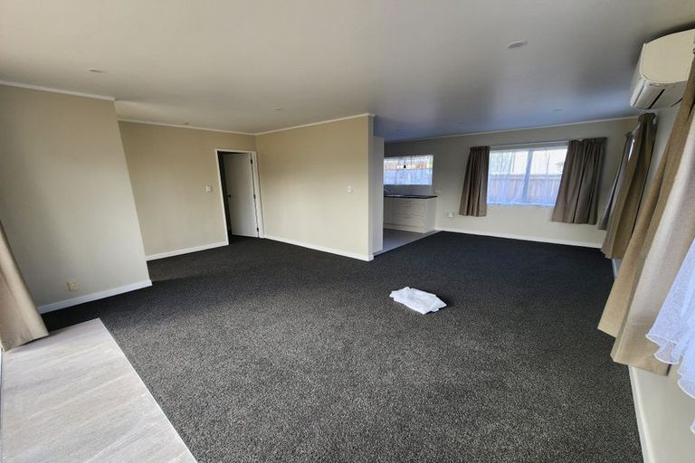 Photo of property in 1/14 Nerissa Place, Randwick Park, Auckland, 2105