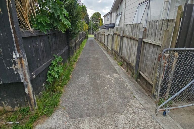 Photo of property in 326 Roscommon Road, Clendon Park, Auckland, 2103