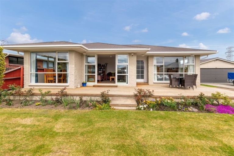 Photo of property in 4 Carbine Place, Sockburn, Christchurch, 8042