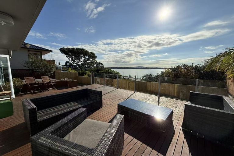 Photo of property in 71 Sylvan Avenue, Northcote, Auckland, 0627