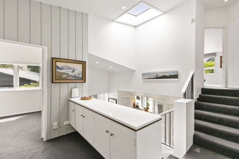 Photo of property in 17a Delhi Crescent, Khandallah, Wellington, 6035