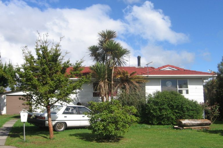 Photo of property in 9 Pharoah Place, Pomare, Rotorua, 3015