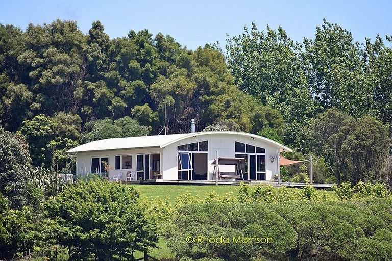 Photo of property in 245 Metcalfe Road, Matakohe, 0593