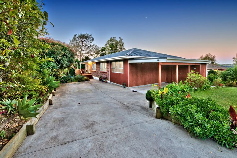 Photo of property in 2 Libra Street, Glen Eden, Auckland, 0602