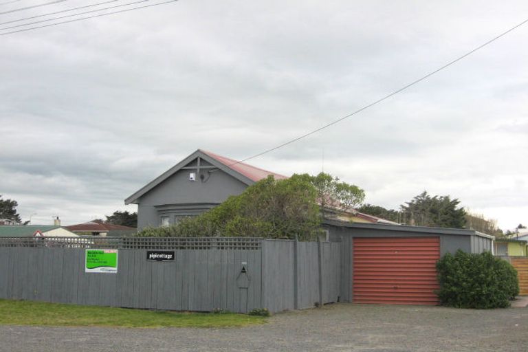 Photo of property in 86 Park Avenue, Waitarere Beach, Levin, 5510