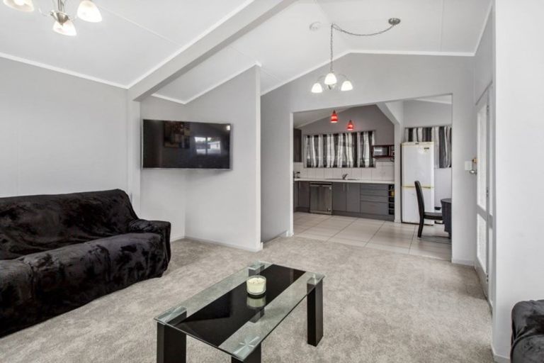 Photo of property in 19 Greenwich Grove, Stokes Valley, Lower Hutt, 5019