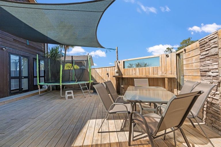 Photo of property in 113 Vipond Road, Stanmore Bay, Whangaparaoa, 0932