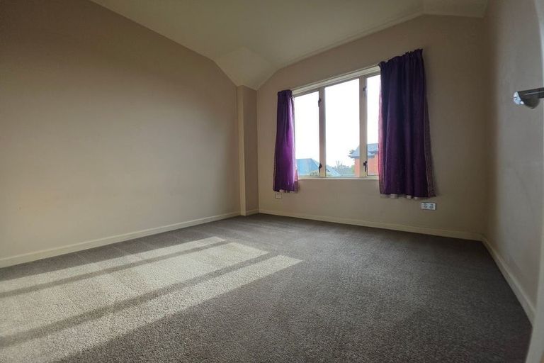 Photo of property in 135a Memorial Avenue, Burnside, Christchurch, 8053