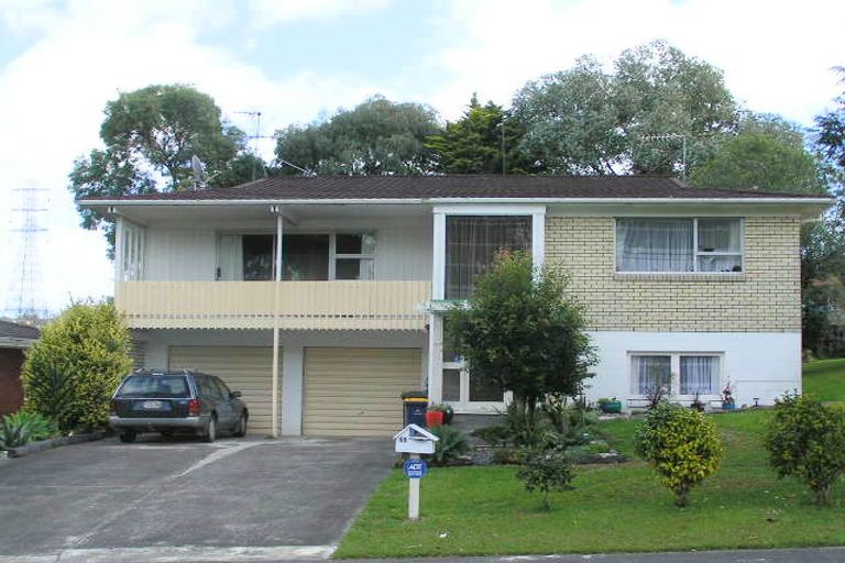 Photo of property in 11 Reynella Drive, Massey, Auckland, 0614