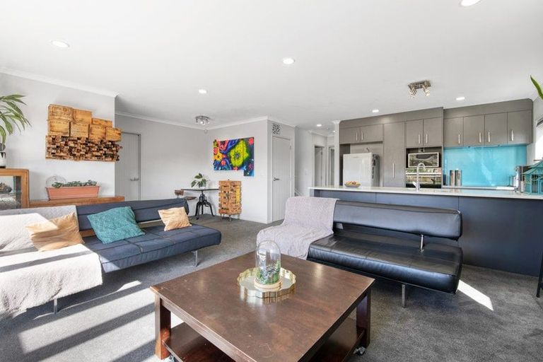 Photo of property in 7a Parkwood Crescent, Gulf Harbour, Whangaparaoa, 0930