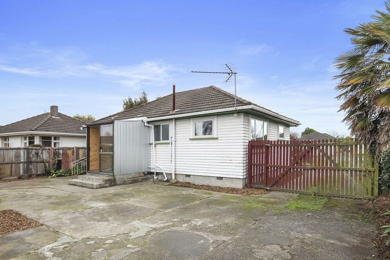 Photo of property in 42 Charlcott Street, Burnside, Christchurch, 8053