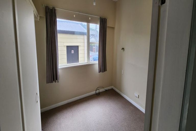 Photo of property in 96 Derwent Street, Island Bay, Wellington, 6023