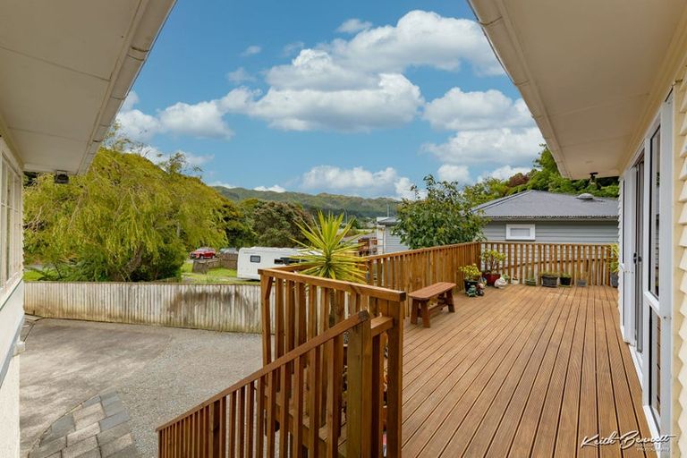 Photo of property in 20 Mahoe Street, Tawa, Wellington, 5028