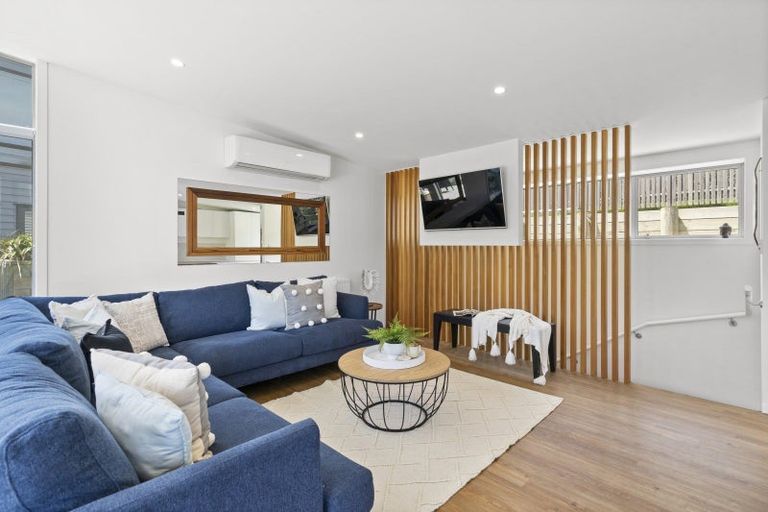 Photo of property in 221 Houghton Bay Road, Houghton Bay, Wellington, 6023