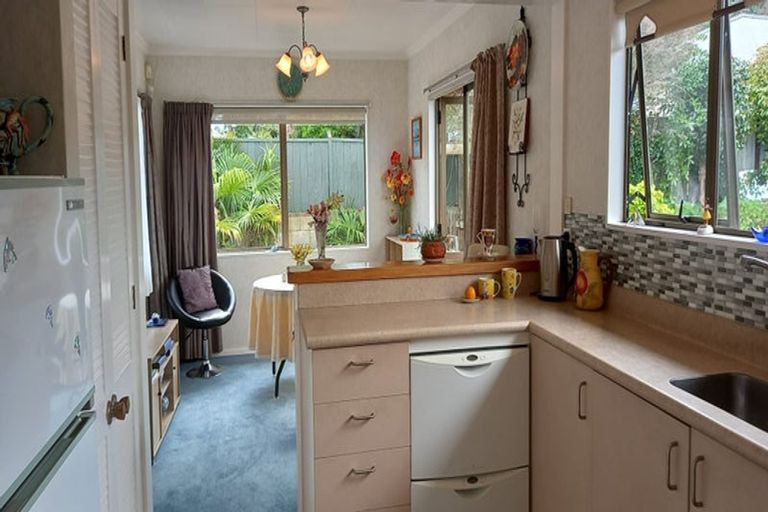 Photo of property in 6 Linda Place, Saint Johns Hill, Whanganui, 4501