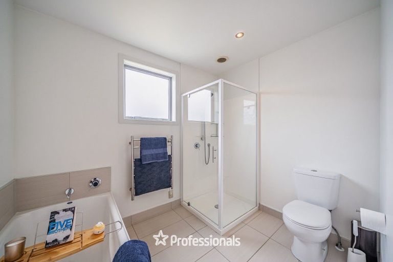 Photo of property in 12 Otonga Heights, Maungaraki, Lower Hutt, 5010