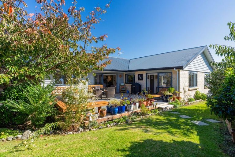 Photo of property in 6 Karlos Lane, Levin, 5510