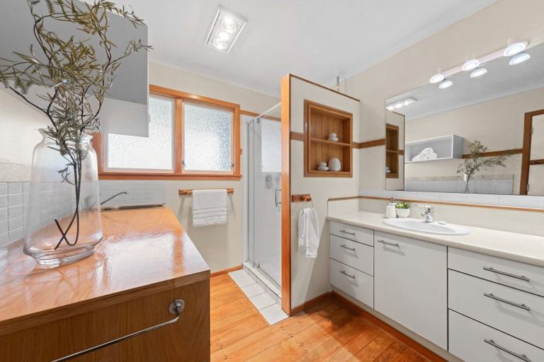 Photo of property in 36 Wairau Road, Oakura, 4314