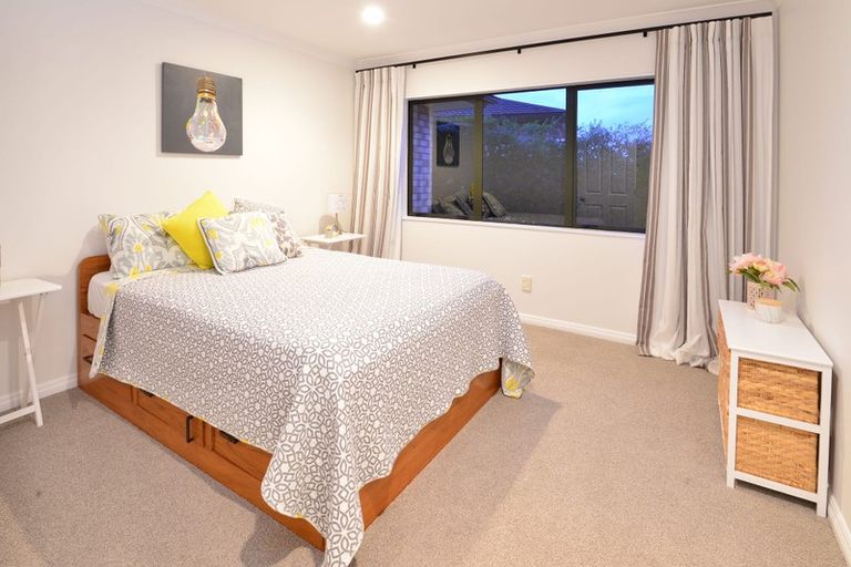 Photo of property in 3 Matisse Drive, West Harbour, Auckland, 0618