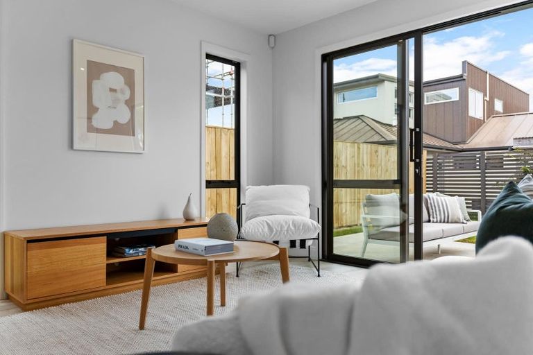 Photo of property in 4 Taipahitini Road, Rosehill, 2113