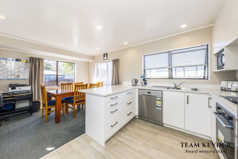 Photo of property in 2/34 Cargill Street, Papakura, 2110