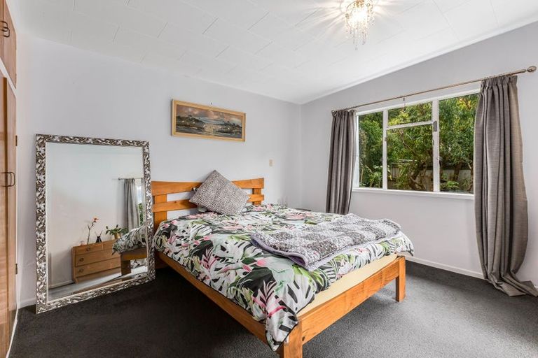 Photo of property in 136 Hine Road, Wainuiomata, Lower Hutt, 5014
