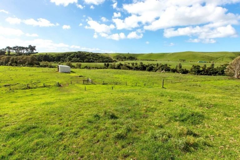 Photo of property in 61 Surrey Hill Road, Kaitake, New Plymouth, 4374