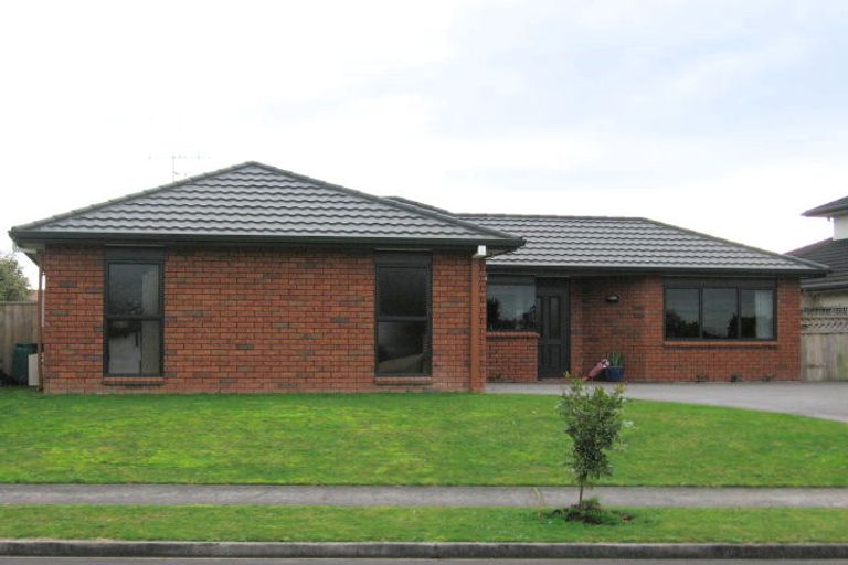 Photo of property in 30 Waiwherowhero Drive, St Andrews, Hamilton, 3200