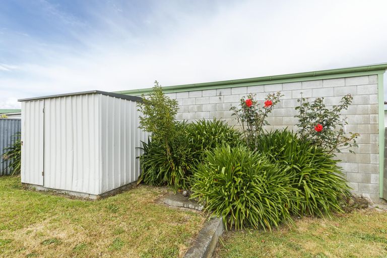 Photo of property in 17 Kaituna Street, Milson, Palmerston North, 4414