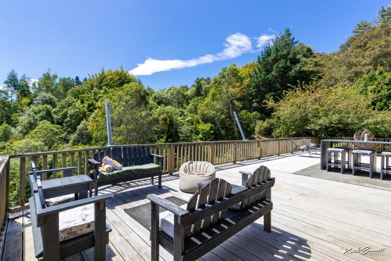 Photo of property in 243 Katherine Mansfield Drive, Whitemans Valley, Upper Hutt, 5371