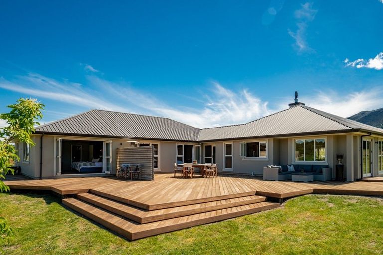 Photo of property in 136 Te Awa Road, Albert Town, Wanaka, 9382