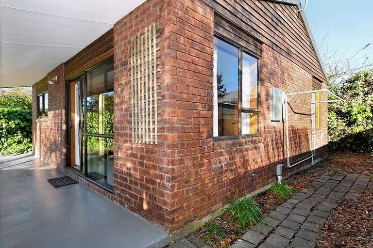 Photo of property in 1/50 Avalon Street, Richmond, Christchurch, 8013