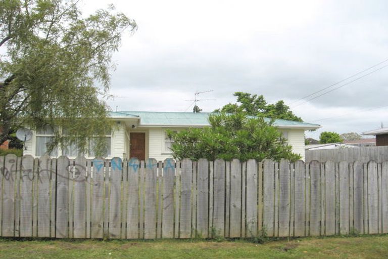 Photo of property in 30 Rosehill Drive, Rosehill, Papakura, 2113